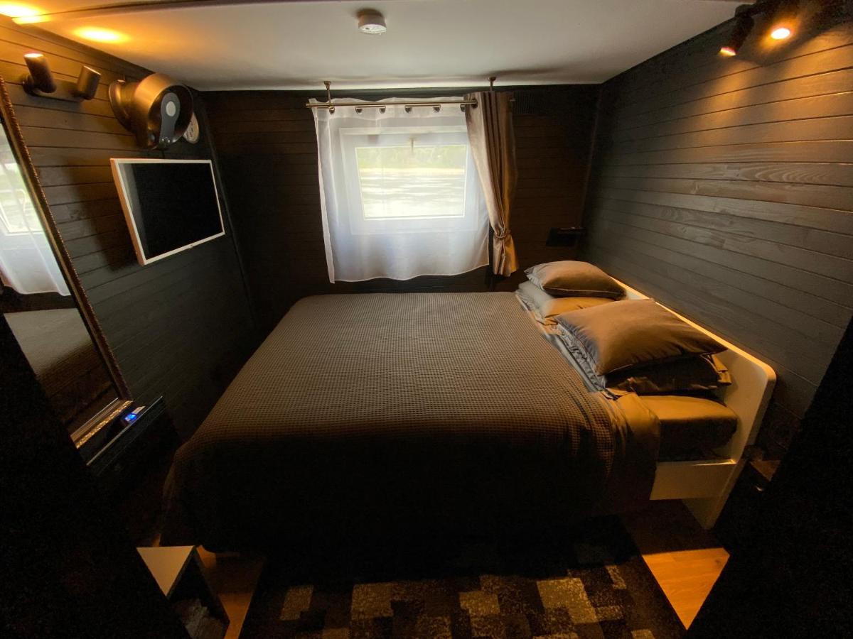 Hotel Modernus Kambarys Barzoje Ant Nemuno à Kaunas Extérieur photo